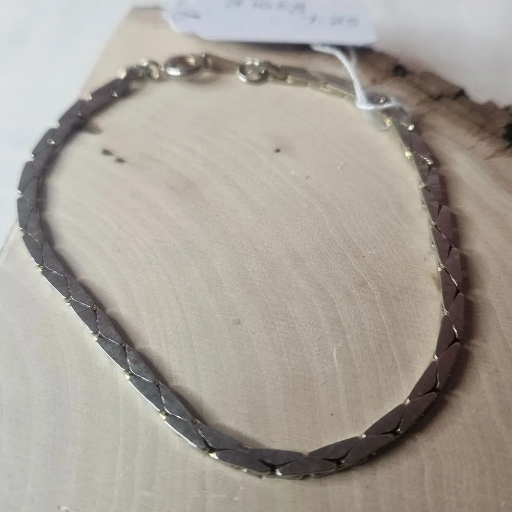 Vintage Cobra Link Silver Tone Dainty Bracelet Marked Korea 7.25